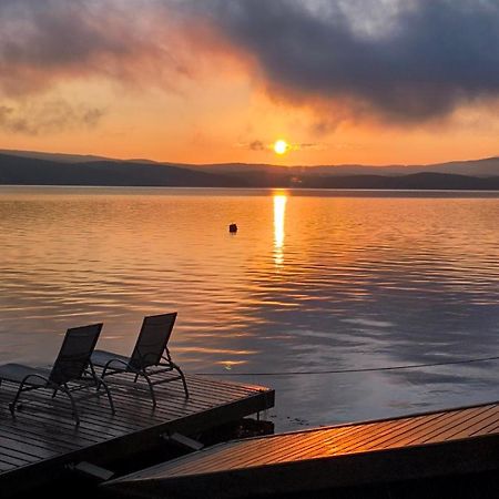 Villa Iskar Lake Residence By Bookvillabg Shtarkelovo Gnezdo Esterno foto