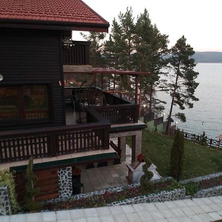 Villa Iskar Lake Residence By Bookvillabg Shtarkelovo Gnezdo Esterno foto