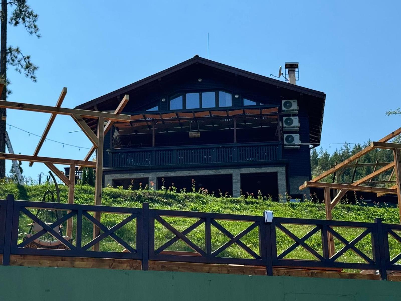 Villa Iskar Lake Residence By Bookvillabg Shtarkelovo Gnezdo Esterno foto
