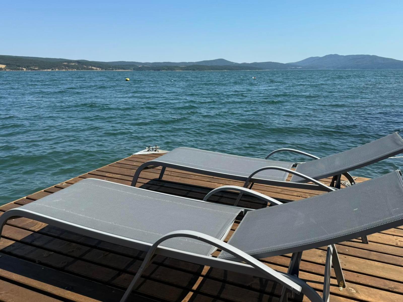 Villa Iskar Lake Residence By Bookvillabg Shtarkelovo Gnezdo Esterno foto