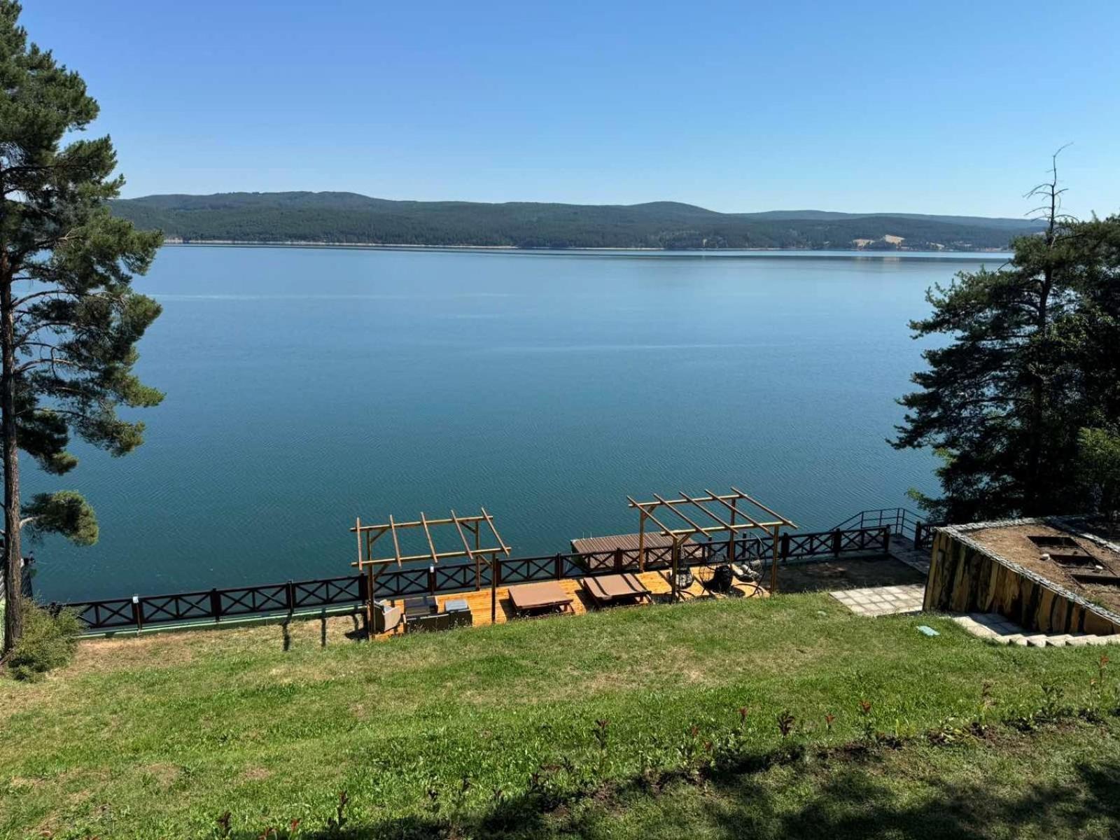 Villa Iskar Lake Residence By Bookvillabg Shtarkelovo Gnezdo Esterno foto