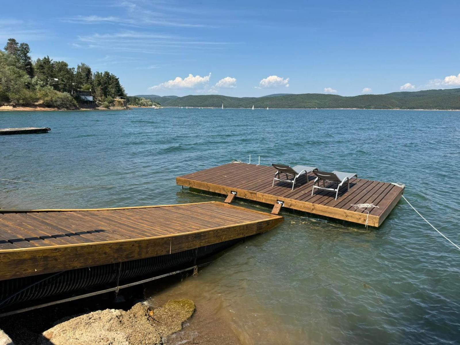 Villa Iskar Lake Residence By Bookvillabg Shtarkelovo Gnezdo Esterno foto