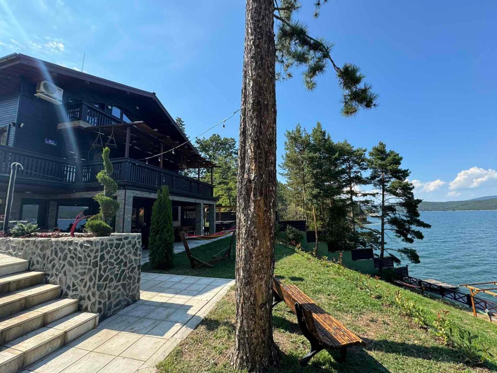 Villa Iskar Lake Residence By Bookvillabg Shtarkelovo Gnezdo Esterno foto