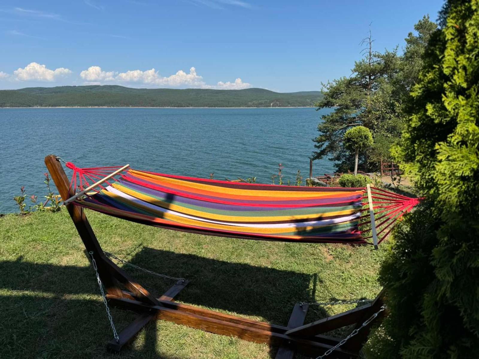 Villa Iskar Lake Residence By Bookvillabg Shtarkelovo Gnezdo Esterno foto