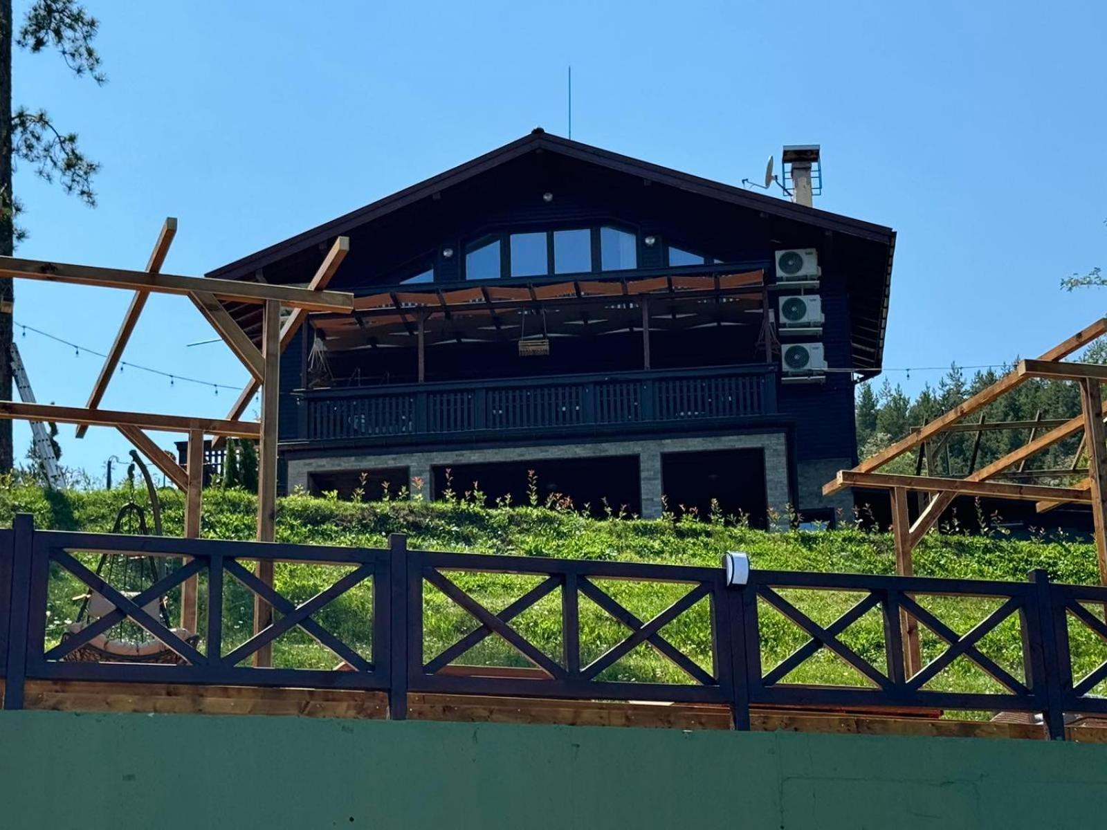 Villa Iskar Lake Residence By Bookvillabg Shtarkelovo Gnezdo Esterno foto