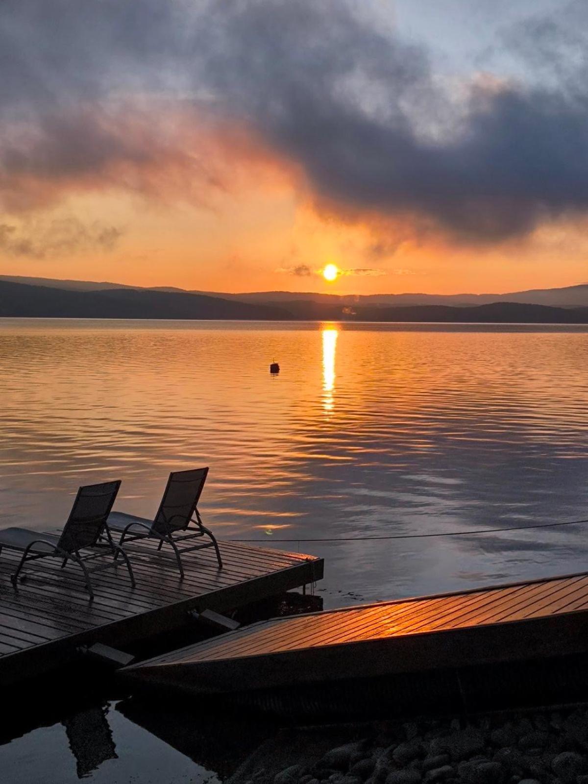 Villa Iskar Lake Residence By Bookvillabg Shtarkelovo Gnezdo Esterno foto